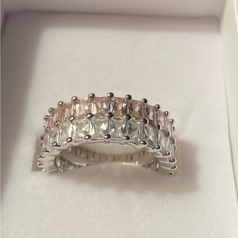 Luxe bands “She’s a Luxe Boss”